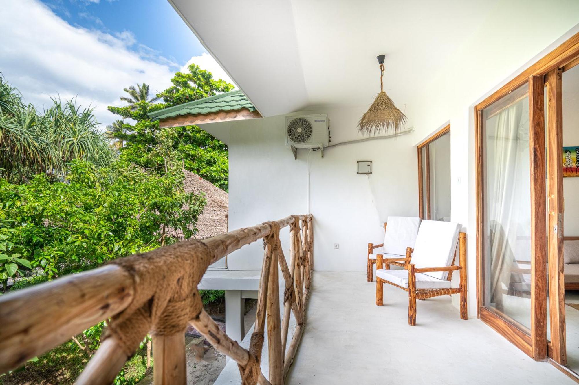 Tiki Beach Club & Resort (Adults Only) Bwejuu Buitenkant foto