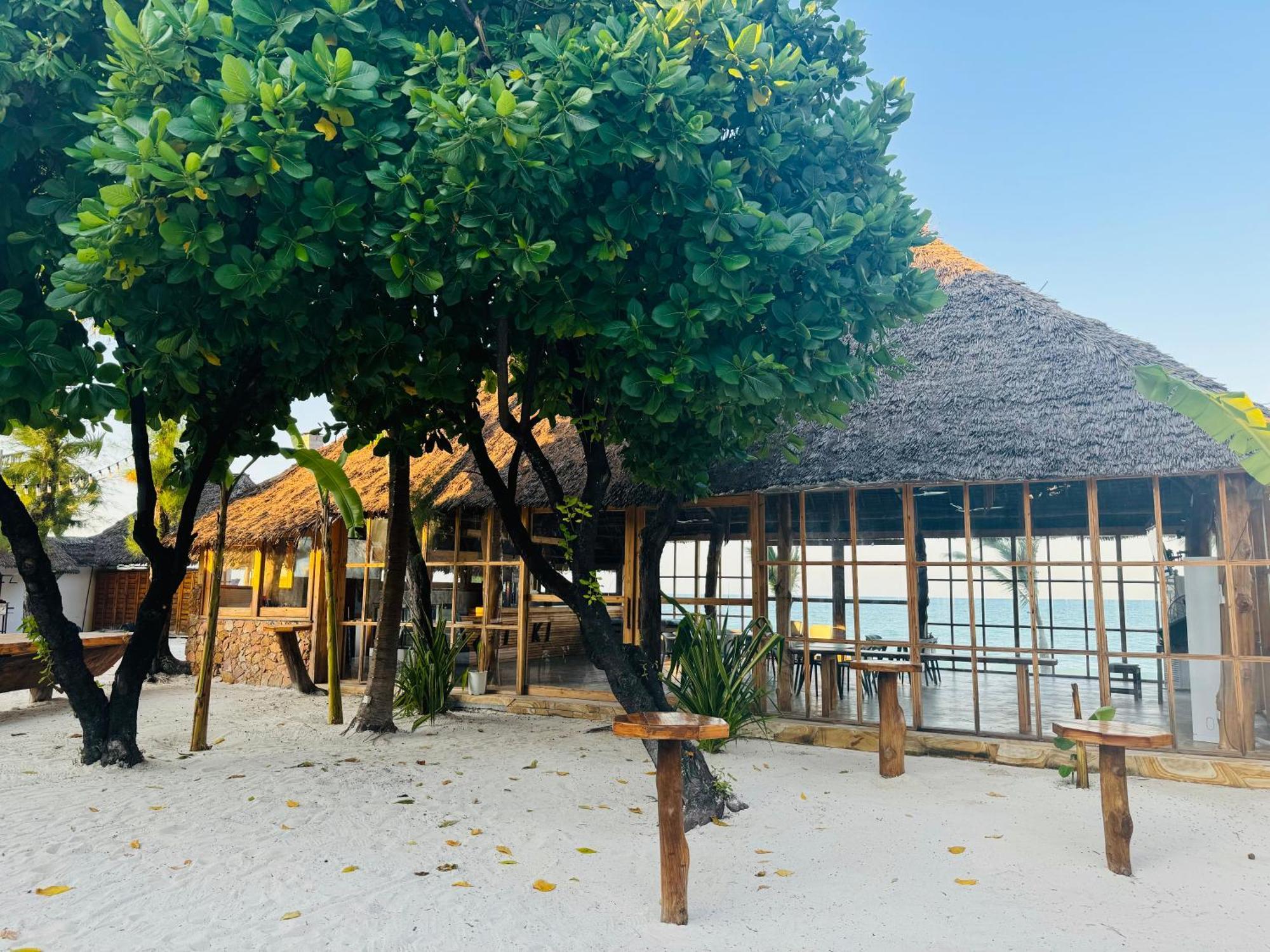 Tiki Beach Club & Resort (Adults Only) Bwejuu Buitenkant foto