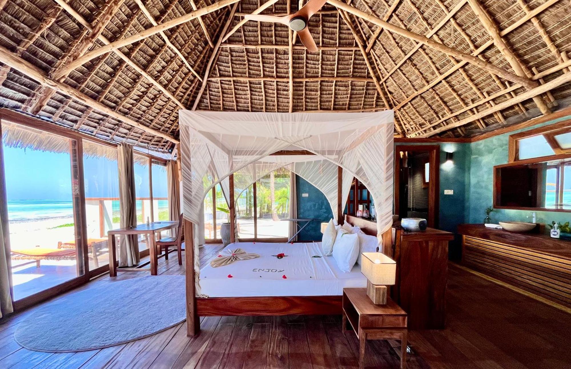 Tiki Beach Club & Resort (Adults Only) Bwejuu Buitenkant foto