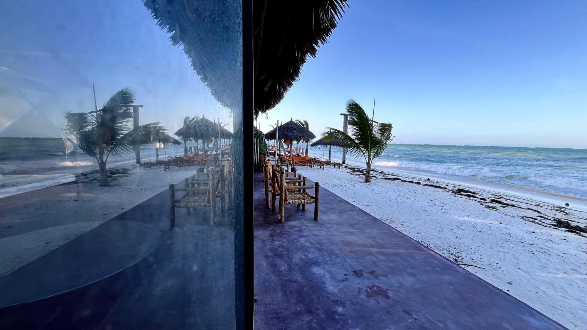 Tiki Beach Club & Resort (Adults Only) Bwejuu Buitenkant foto
