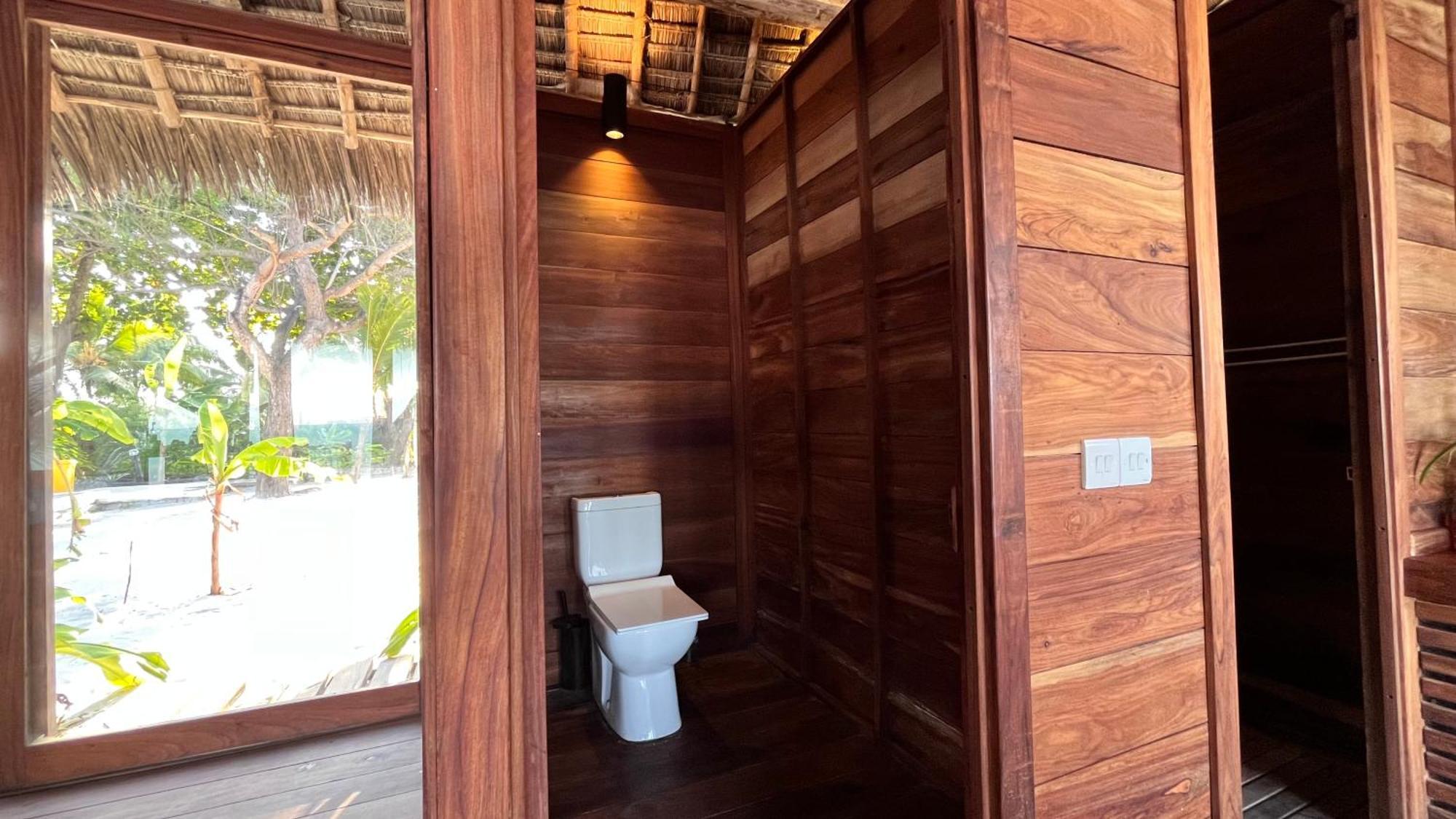 Tiki Beach Club & Resort (Adults Only) Bwejuu Buitenkant foto